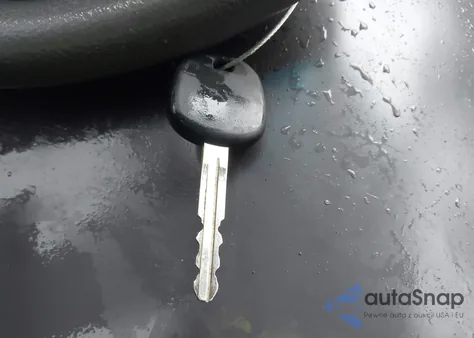 2011 Toyota Camry Le z USA, uszkodzony, nr VIN 4T1BF3EK0BU184673